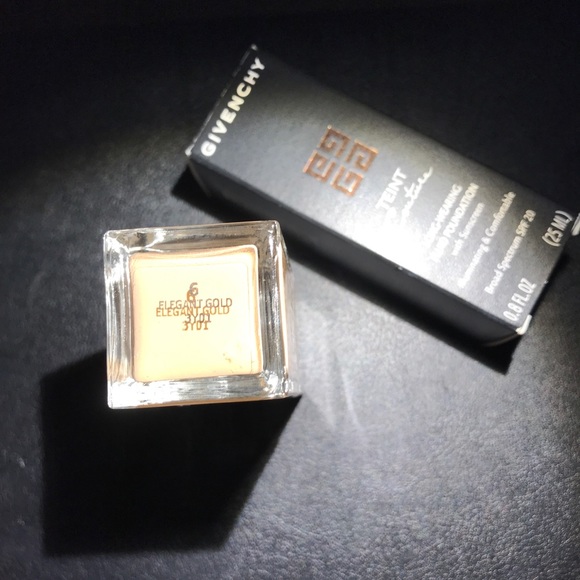 Givenchy Fluid Foundation with Sunscreen - Picture 3 of 4